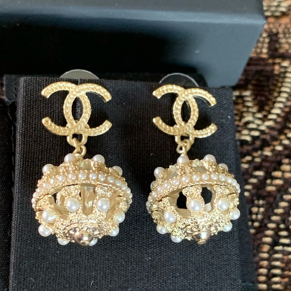 CHANEL Jewelry - CHANEL Faux Pearl Dangle Earrings